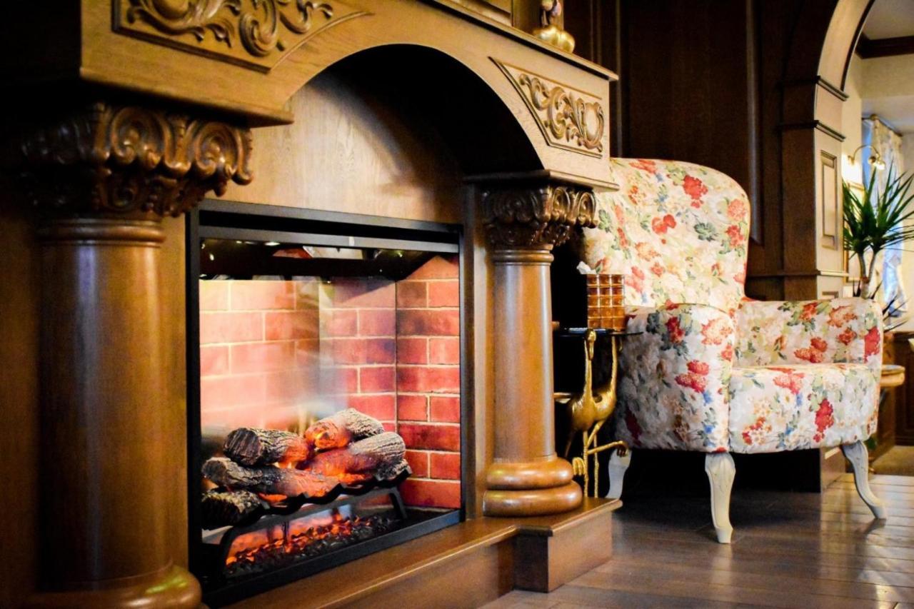 Casa Timis - Wellness & Spa Resort Chitorani Exterior photo A fireplace